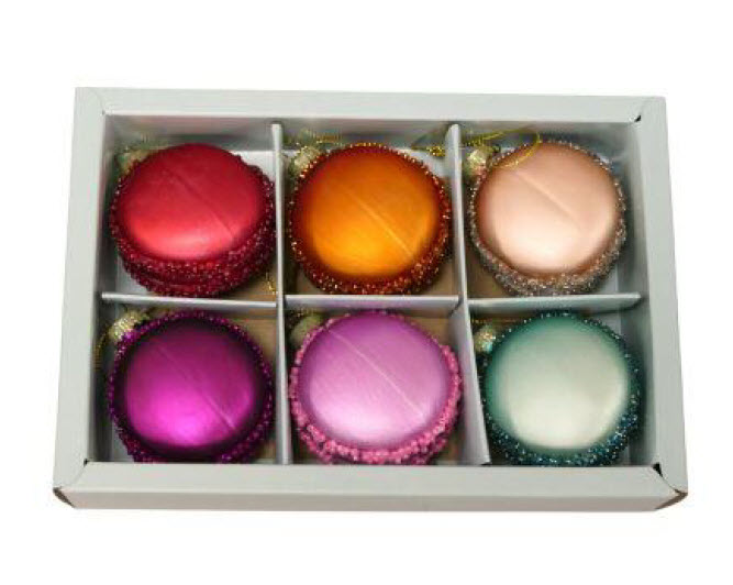 Xmas ball macaron