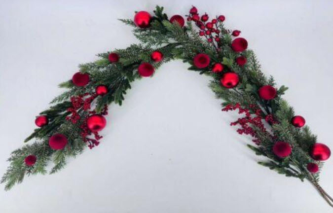 Garland pinecones